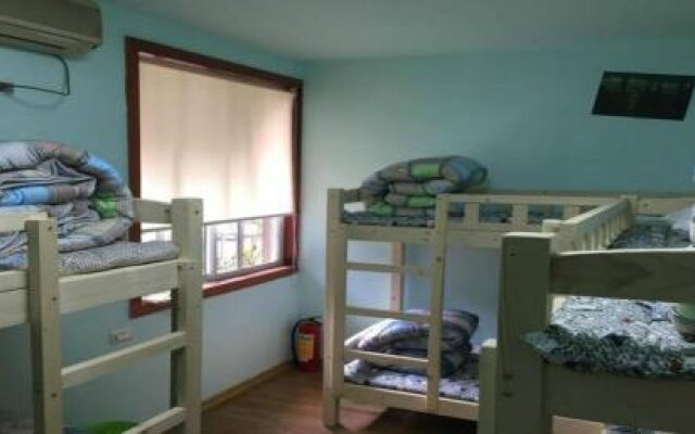 Waiting for You in Guilin Youth Hostel
