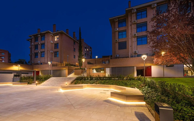 Premium Accomodation in La Rosaleda - Madrid