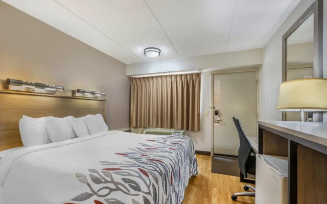 Red Roof Inn Erie – I-90