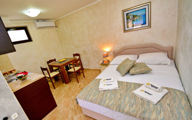 Step to Kotor bay Stoliv