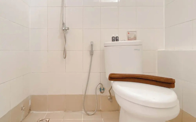 New And Modern Look Studio Room At Apartment Bassura City