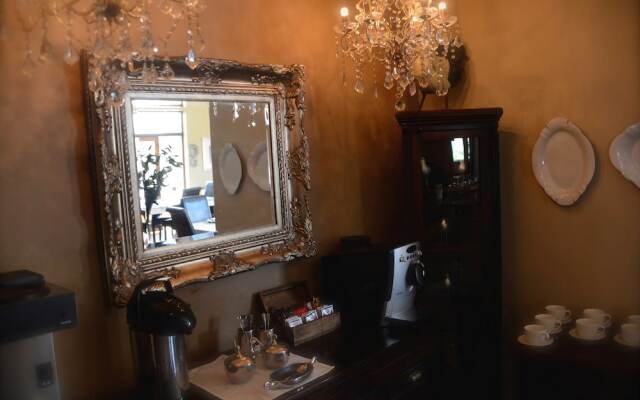 Elegant Manor Guest House