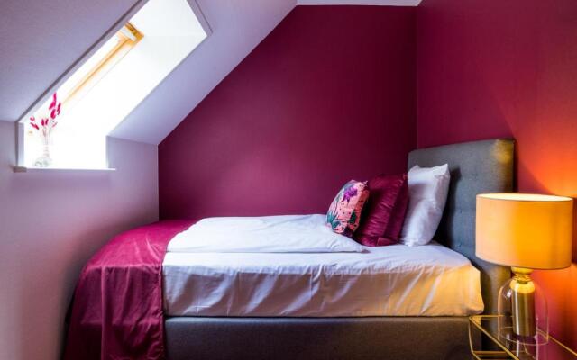 'Gem Suites Hotel Apartments