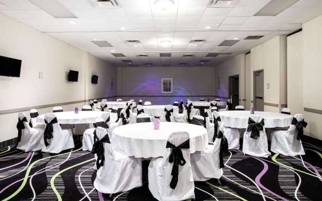 La Quinta Inn by Wyndham Davenport & Conference Center