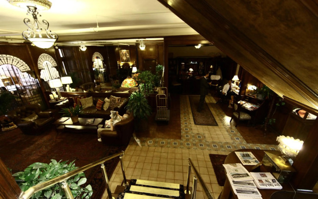 Park Plaza Hotel