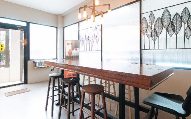 RedDoorz Plus near Osmena Highway 2 - Quarantine Hotel