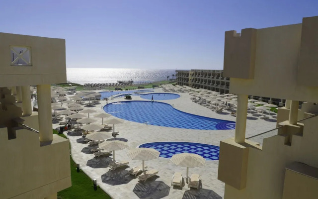 Sirena Beach Resort  Spa