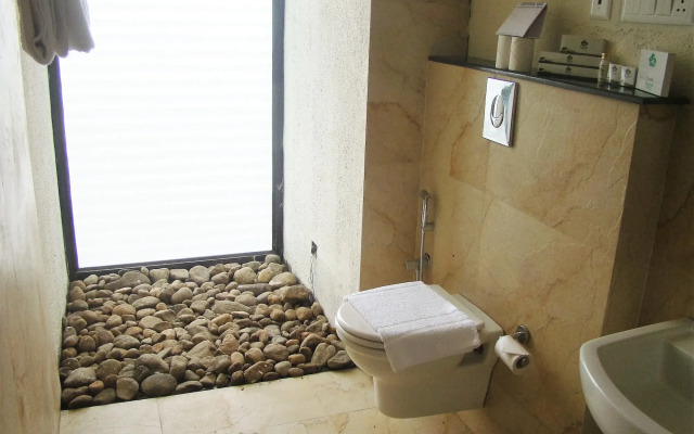 The Mountain Courtyard Thekady