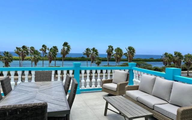 Merakii Seaview Escape Curacao
