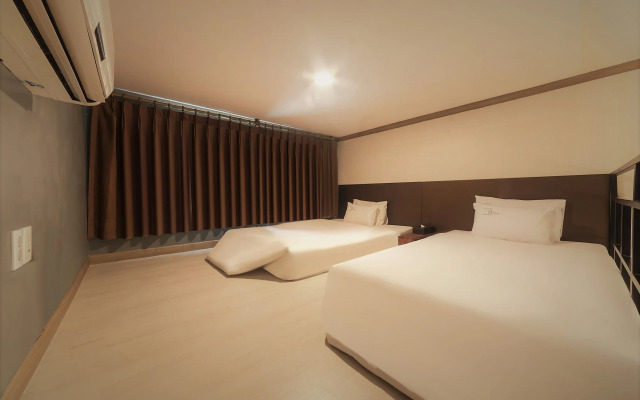 Hotel Hue Loft