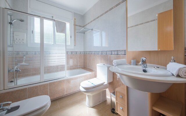 House Oliva 2 Km From The Beach (R76)