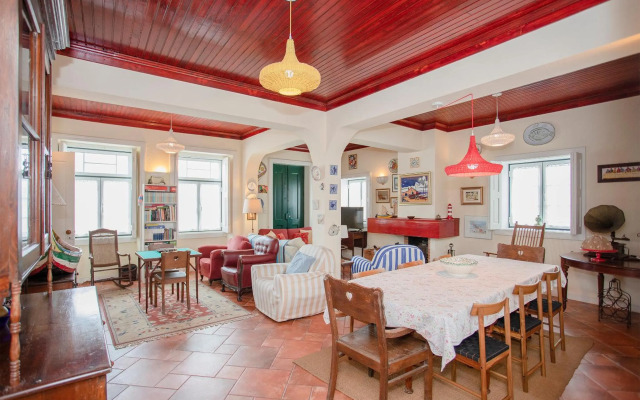 Torreira . Yellow Beach Pavilion