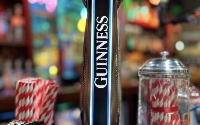 Ooters at The Mariner