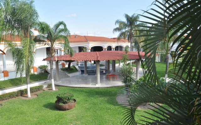 Mision Colima Hotel