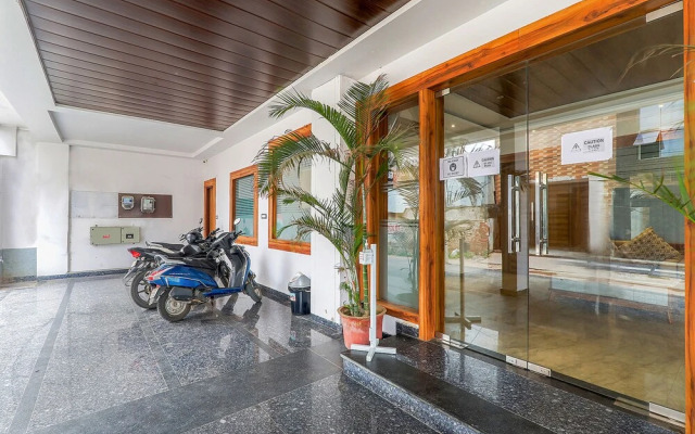 FabExpress Global Inn Gold