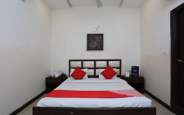 OYO 2660 Hotel Radhe Inn