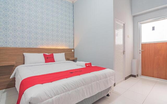 RedDoorz near Alun-Alun Garut
