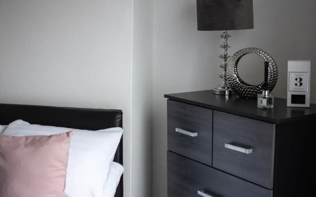 Lux Apartments 4 Bedroom House Sutcliffe