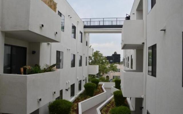 Hollywood Education Square 30 Day Rentals