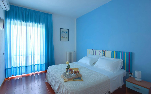 Iris Hotel