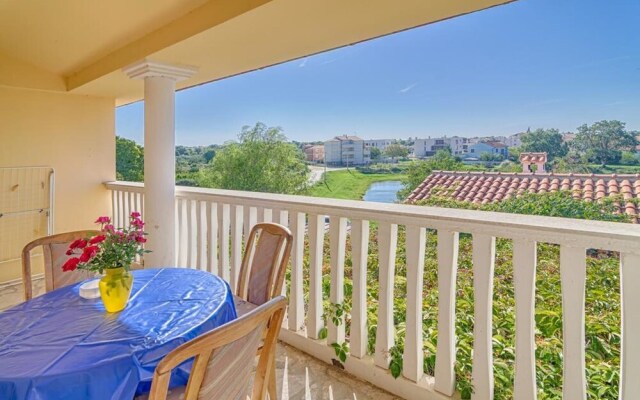 Comfort Pool Apartments