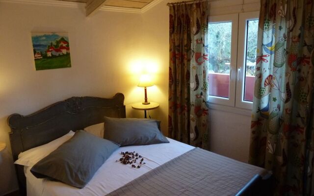 Ilyessa Cottages