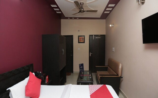 OYO 13388 Hotel Virgo
