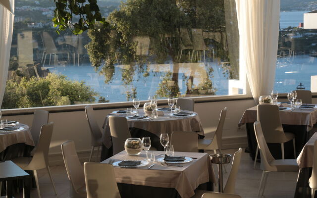 Cala Moresca Hotel
