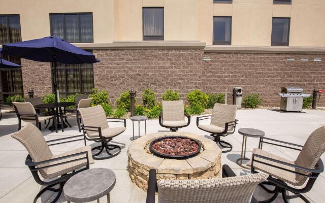 Hampton Inn & Suites Pittsburgh/Harmarville