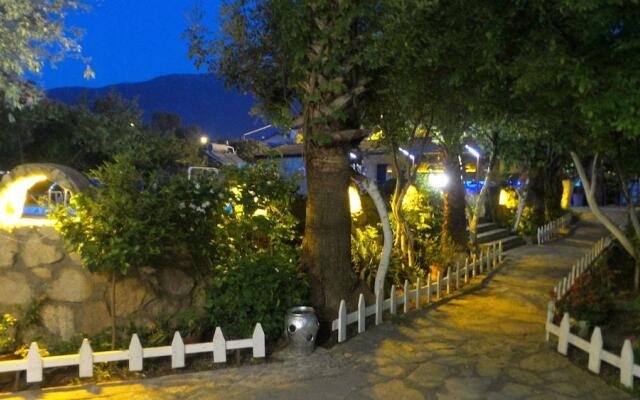 Ünlü Hotel