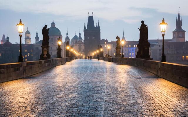 MOODs Charles Bridge