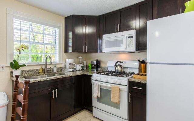 Tropical Garden Bungalow B