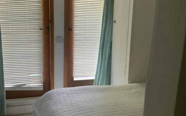 Self Contained Rooms in Central Torquay