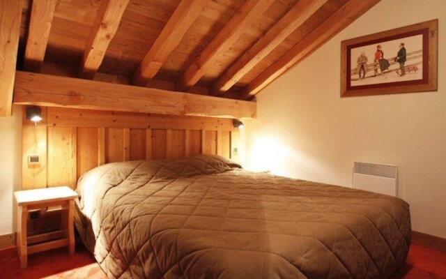 Plush Apartment in Les Deux-alpes With Balcony