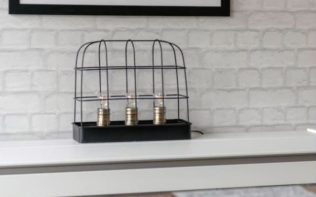 Ultra Stylish 2 Bed/2 Bath with Balcony & Parking