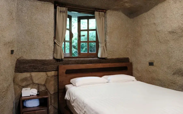 Lush Inn Phuket