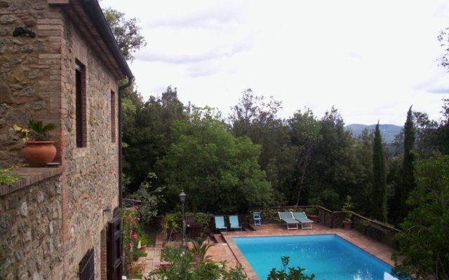 House With 2 Bedrooms in Mensano, With Pool Access and Wifi