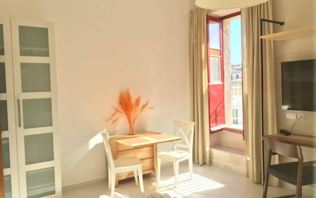 Two Pillows Boutique Hostel