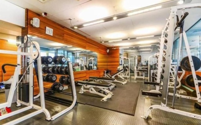2Bed-2Bath Flat - Gym Pool Balcony Lift