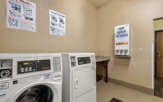 Comfort Inn and Suites Pittsburg