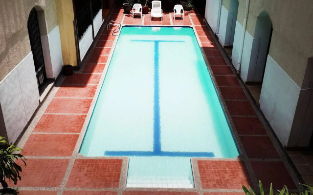 Boulevard del Rio Hotel