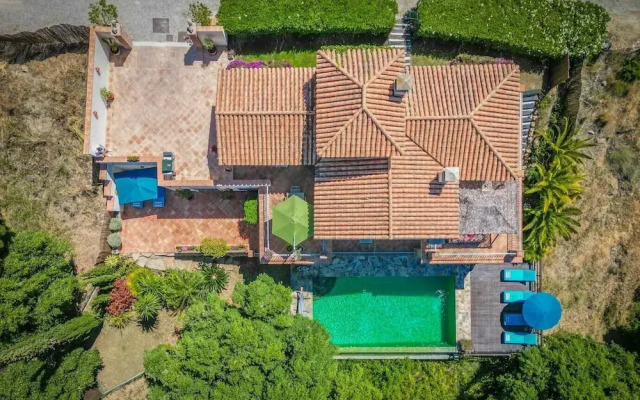 Luxury Villa With Stunning Views in Estepona