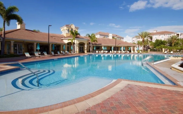 Vista Cay Magic 3 Bedroom Condo by RedAwning