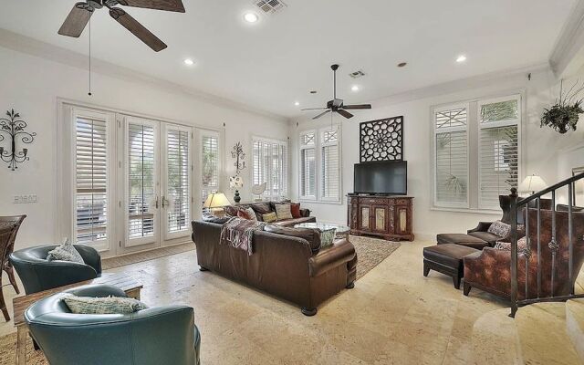 Villa Playa by RedAwning