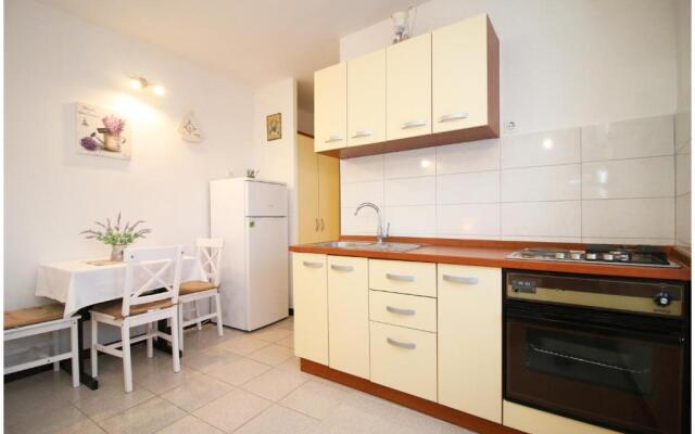 Apartment Karmela