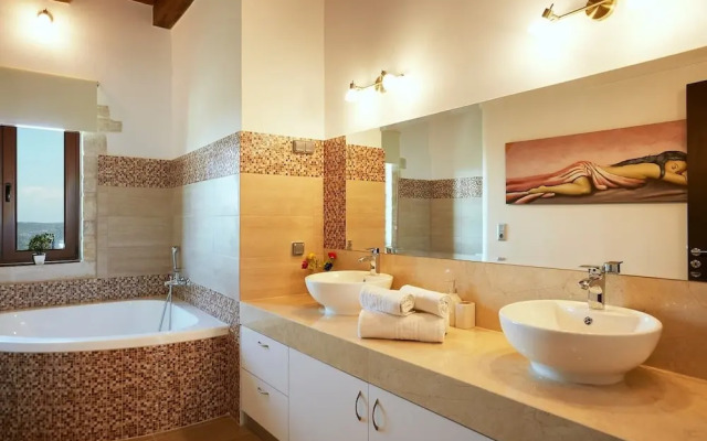 Peacefull Stone-Built Villa