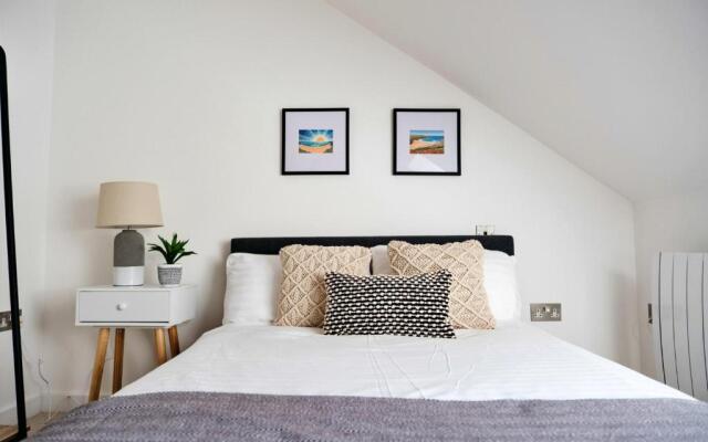 Tolcarne Stay - Luxury Newquay Apartment