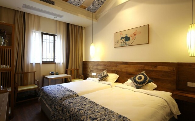 Wuzhen Dahong Inn