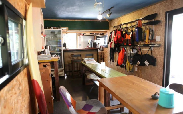 Basecamp Guesthouse - Hostel