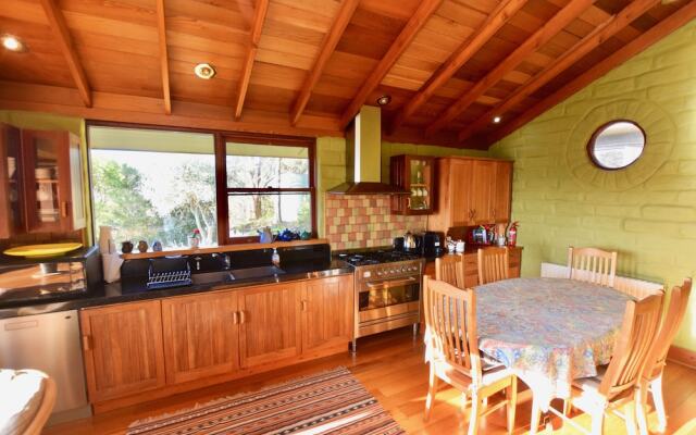 Omaroo Mountaintop Villa
